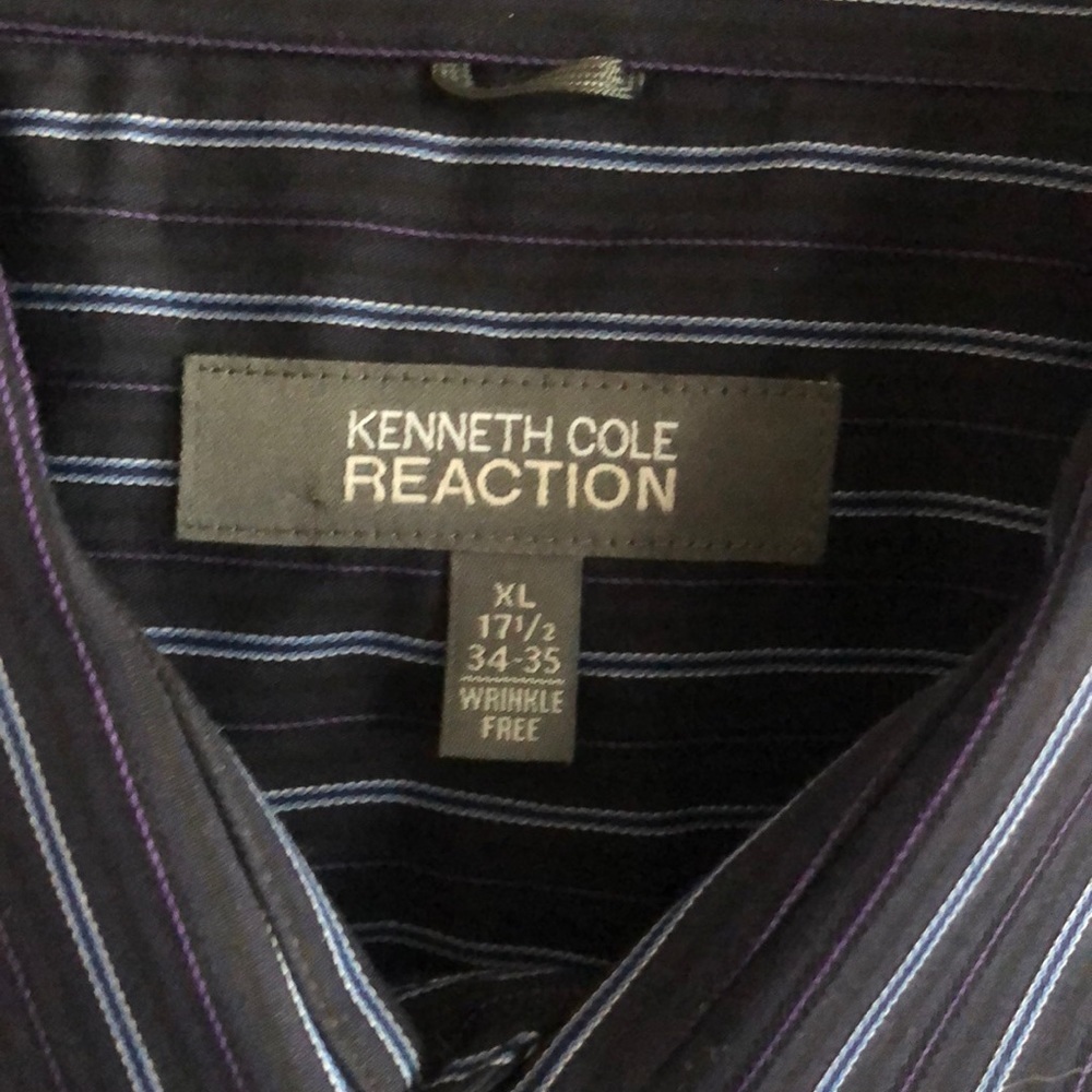 Kenneth Cole Reaction button down - Picture 2 of 6